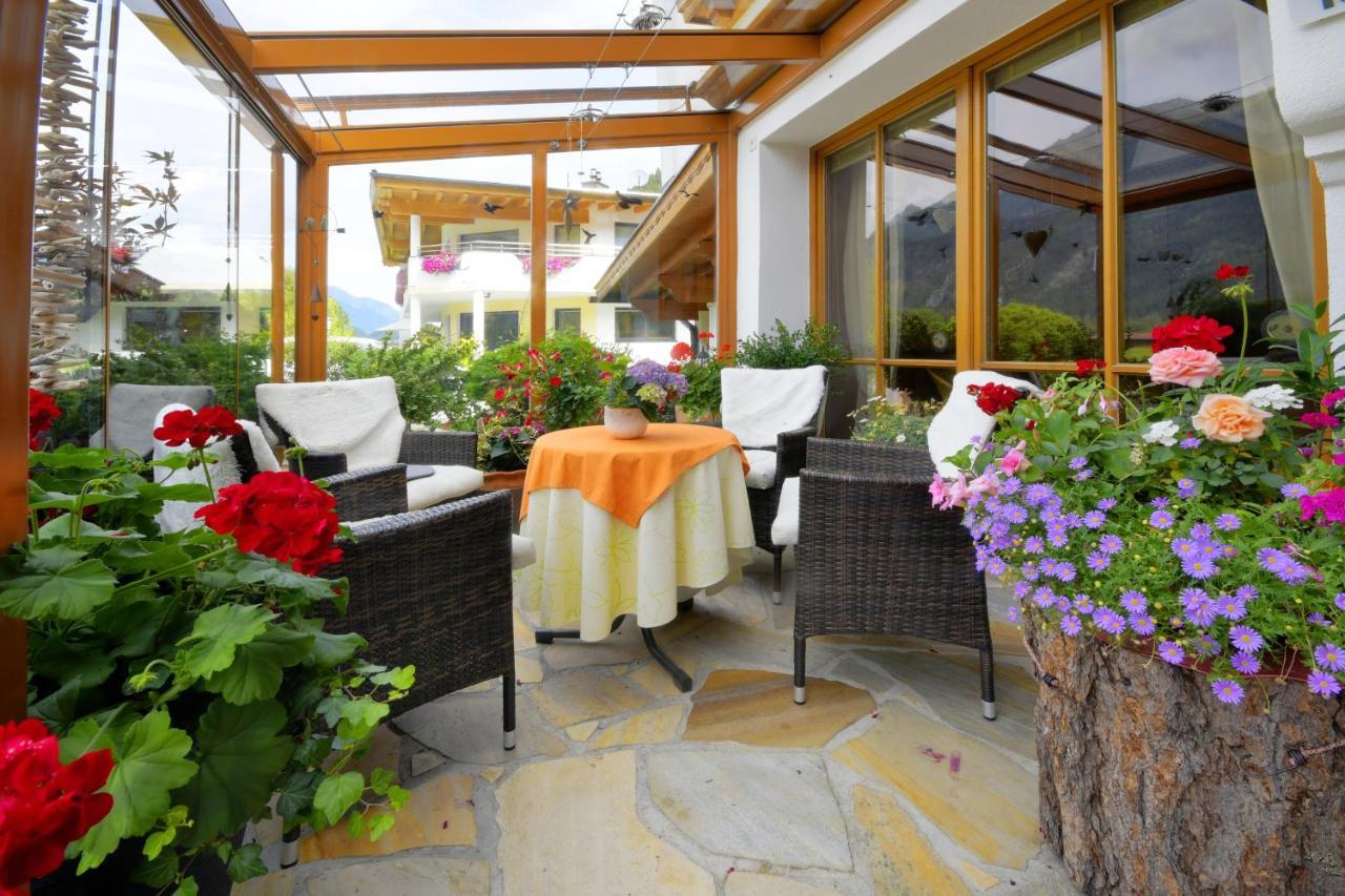 Gaestehaus Waltraud แลงเงนเฟลด์ ภายนอก รูปภาพ