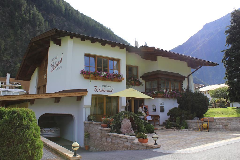 Gaestehaus Waltraud แลงเงนเฟลด์ ภายนอก รูปภาพ